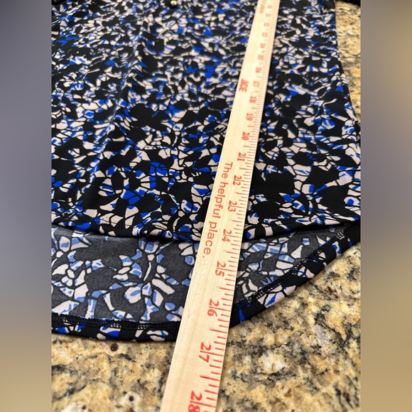 Dana Buchman Women’s Blue/Black/White V-Neck, Geometric Blouse - Size S - Picture 10 of 10